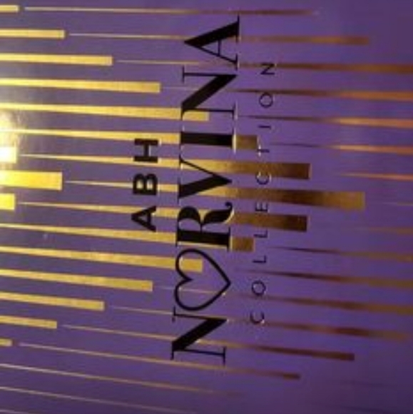 Makeup - Picture 2 of 2